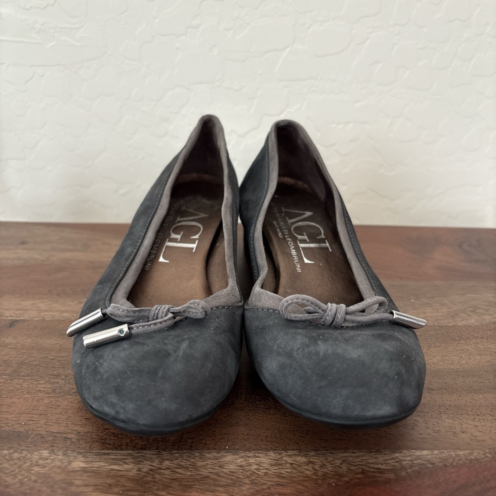 AGL Women's Kristin Bow Tie Pump EUR 38.5/US 8.5Grey Suede Leather Block Heel